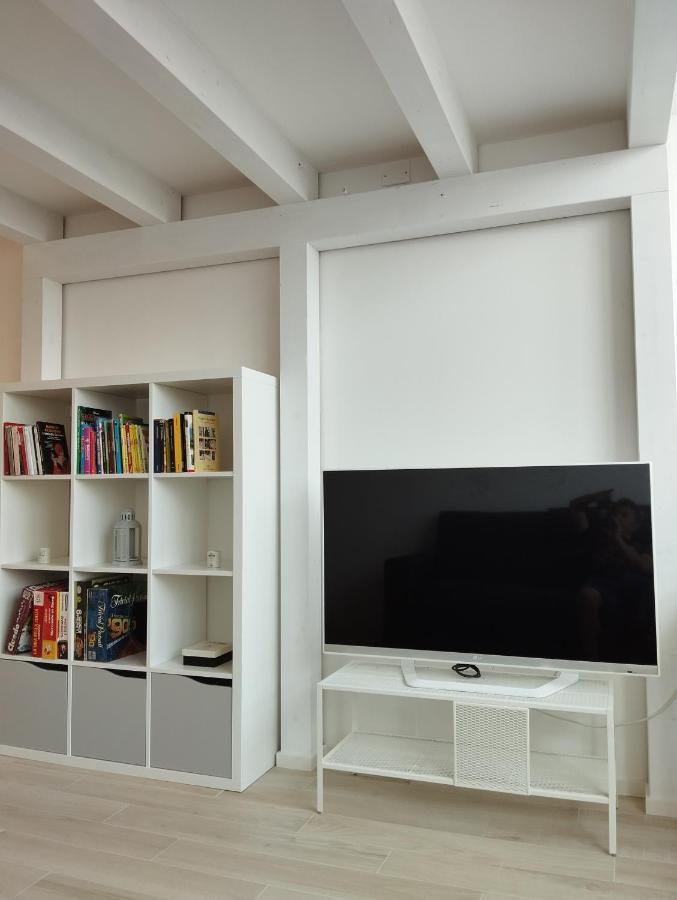 Llhome Bologna Elegante Monolocale Ristrutturato Con Posto Auto Coperto Exteriör bild